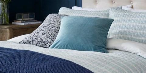 3 Easy Ways To Put On a Duvet Cover