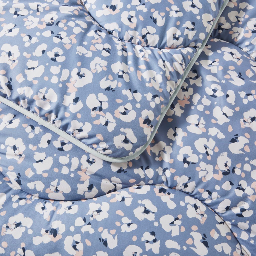 Night Lark/ Night Owl Wild Leopard Coverless Duvet Detail Sky Blue