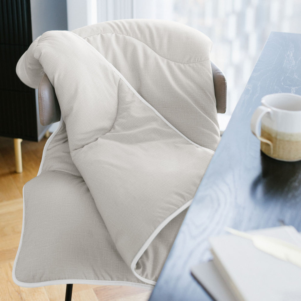 Night Lark Mini-Duvet Lifestyle Cloud Grey chair
