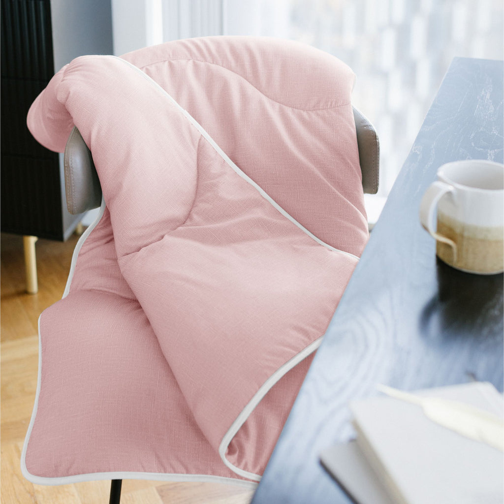 Night Lark Mini-Duvet Lifestyle Dusk Pink chair