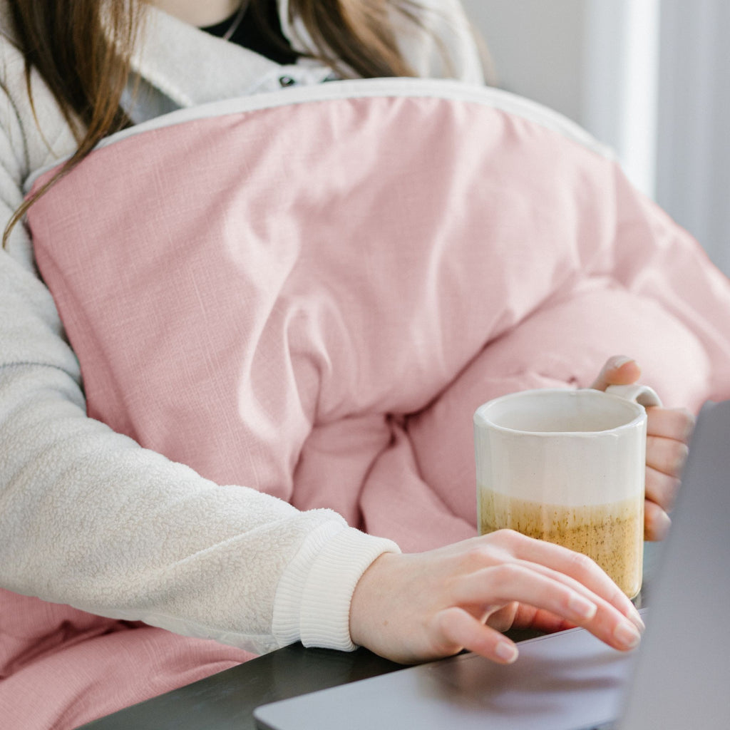 Night Lark Mini-Duvet Lifestyle Dusk Pink Working