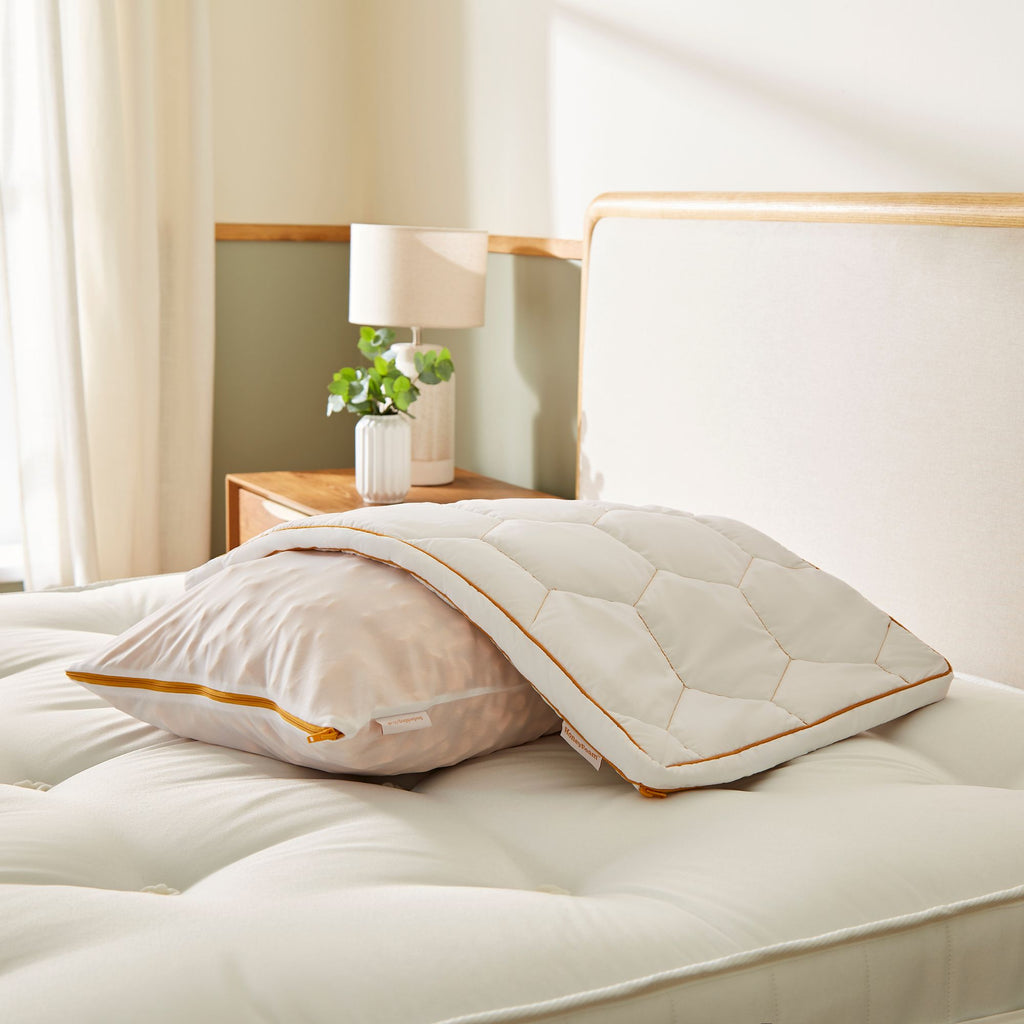 The Adjustable HoneyFoam™ Pillow Replacement Cover Lifestyle