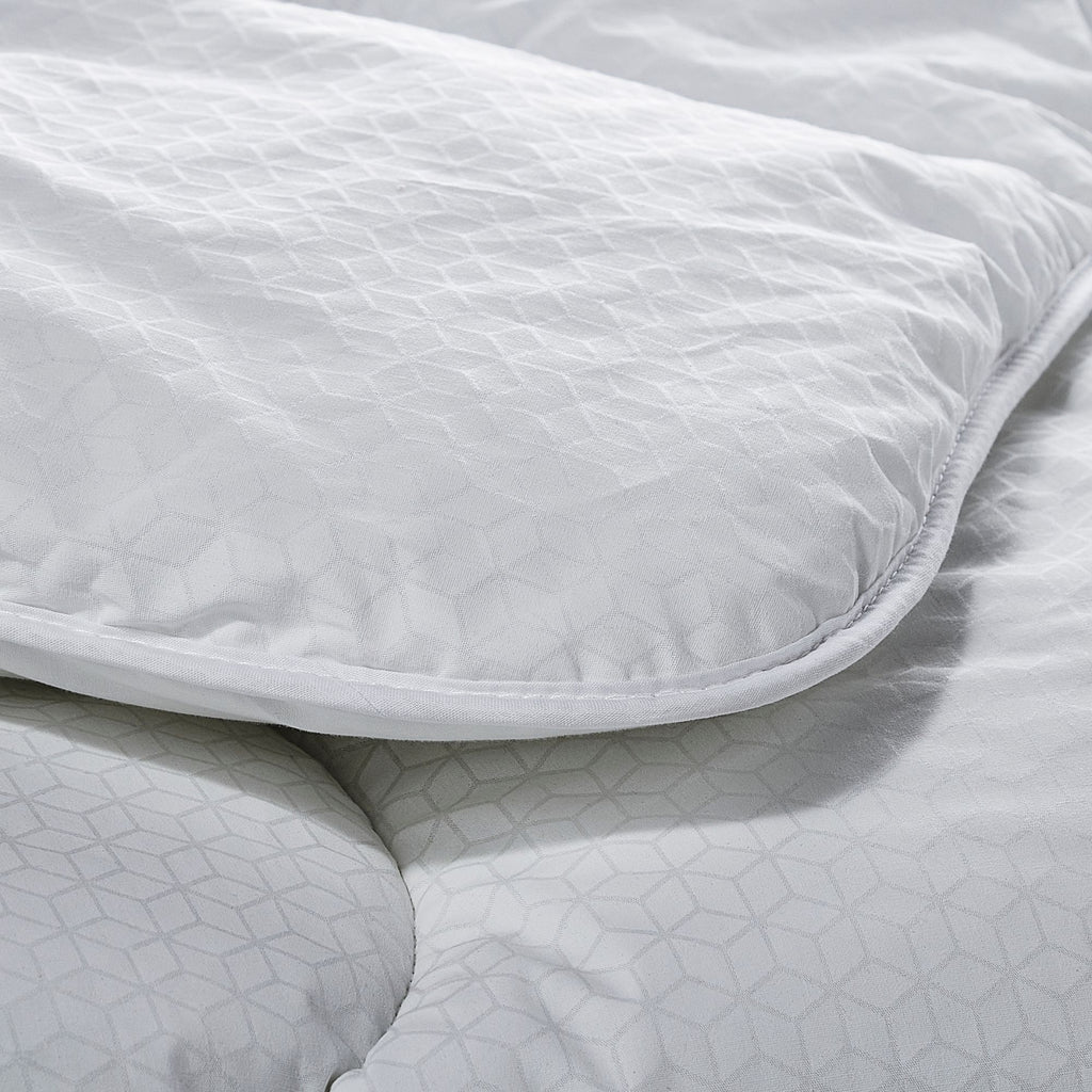 Smart Temperature Duvet with HeiQ cooling technology.